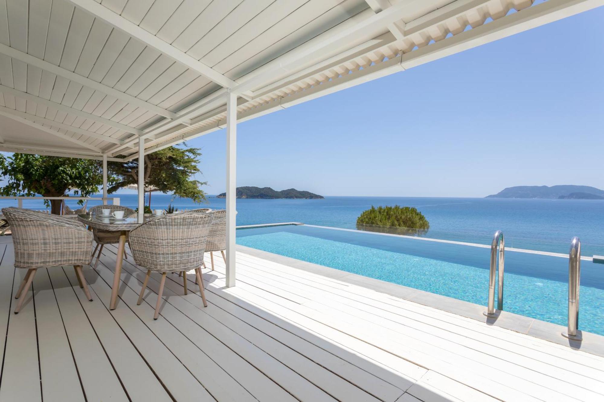Azzure Vista Villa *
